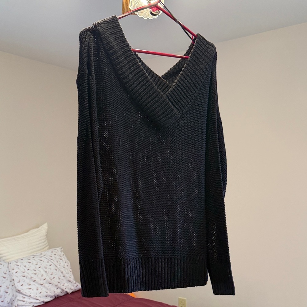 Francesca's Black V-Neck Sweater